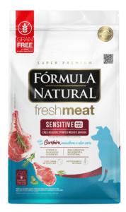 Fórmula Natural Super Premium Fresh Meat Sensitive Cães Adultos Portes Médio e Grande Cordeiro, Mandioca e Aloe Vera