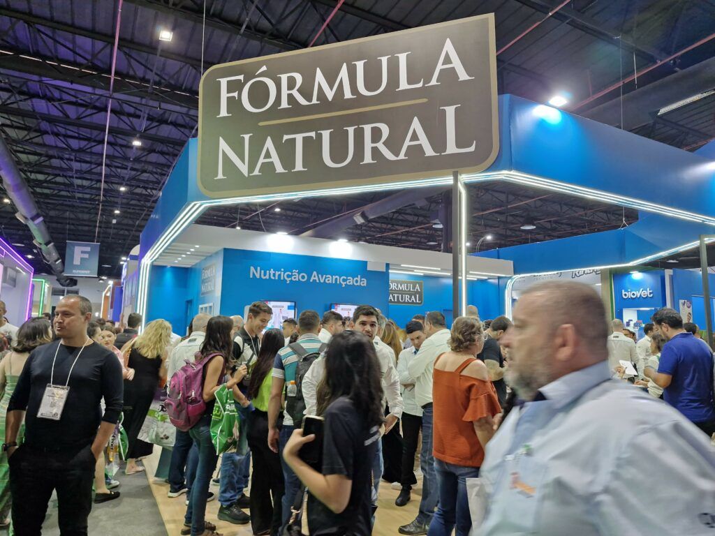 Estande Fórmula natural SuperPet 2025